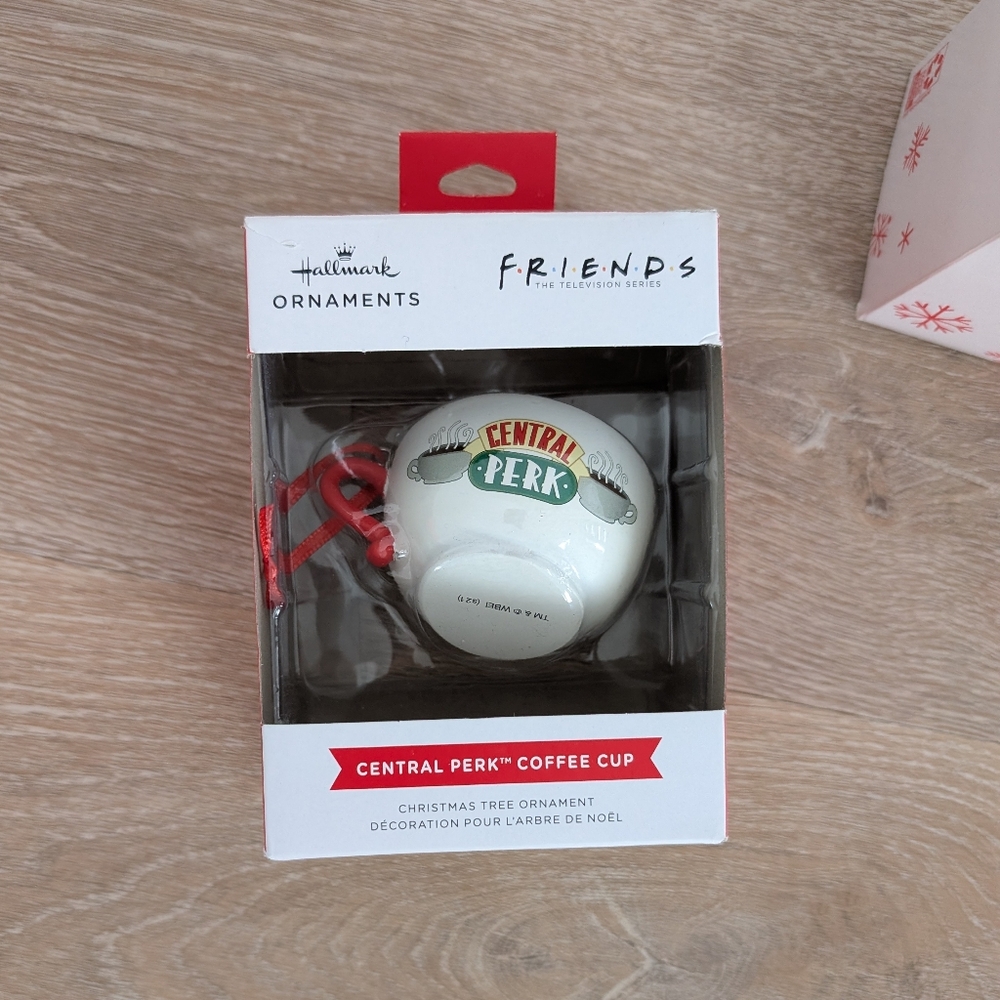 ✨4 for 12 FRIENDS Theme Ornament – New